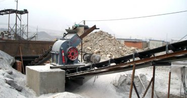 Hammer crusher is a kind of equipment that uses the high-speed rotating hammer head to crush materials in the form of imp